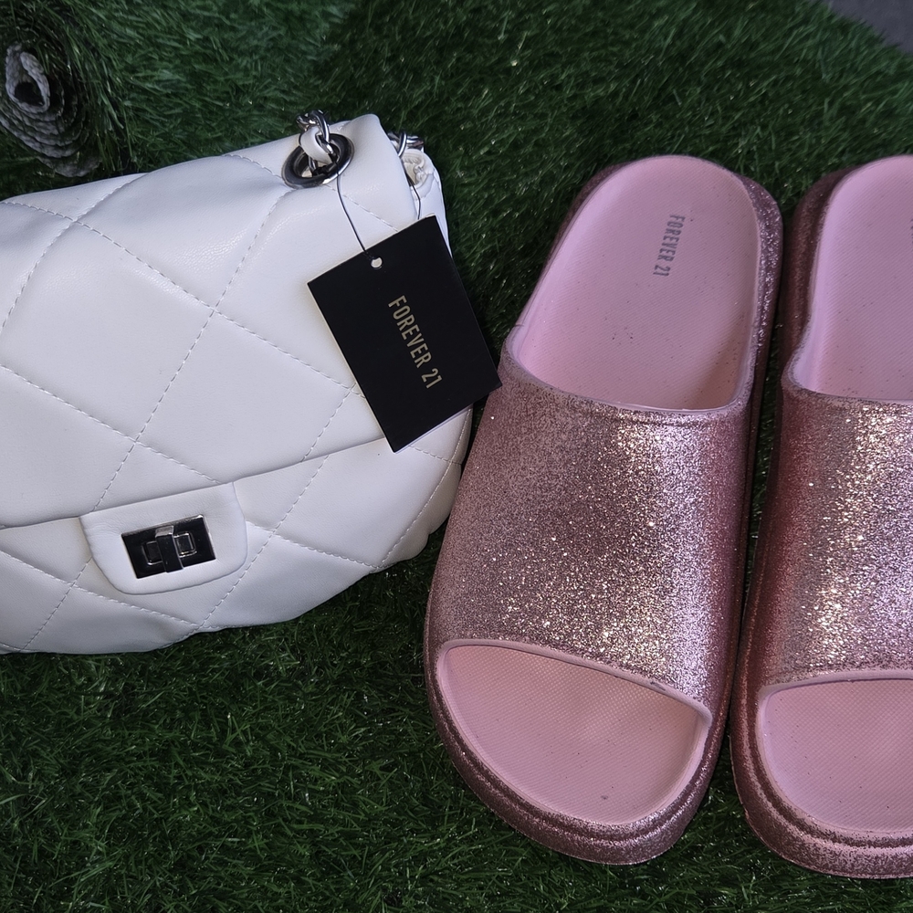 Combo Pink Glitter Slides and White Quilted Bag Forever 21 ,Size 9W - Picture 3 of 9